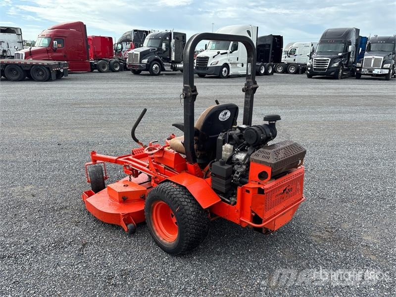 Scag STT-29DF1-SS Ride-On Lawn Mower Самохідні газонокосарки