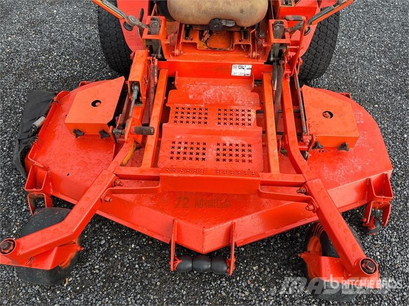 Scag STT-29DF1-SS Ride-On Lawn Mower Самохідні газонокосарки