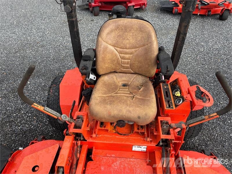 Scag STT-29DF1-SS Ride-On Lawn Mower Самохідні газонокосарки