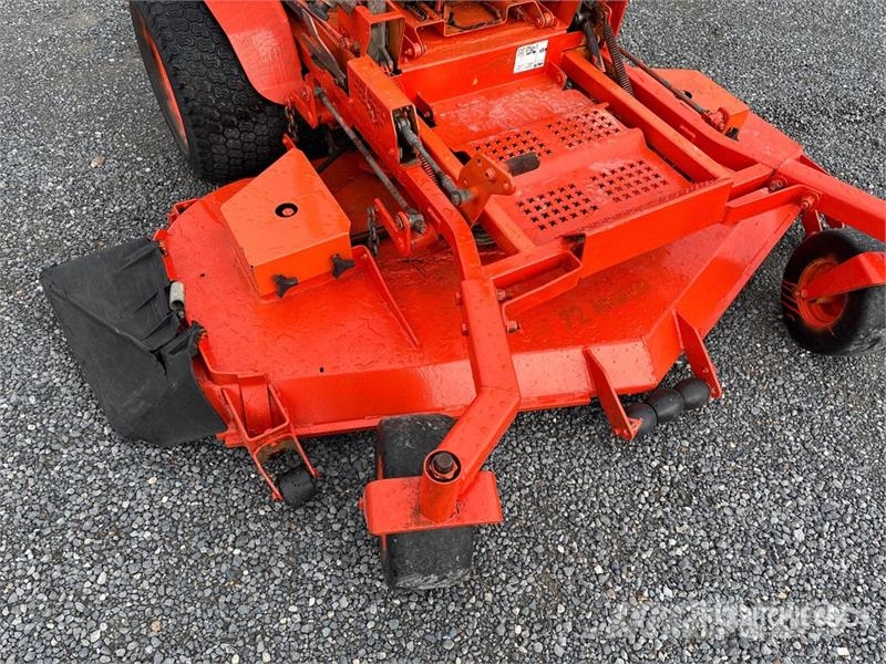 Scag STT-29DF1-SS Ride-On Lawn Mower Самохідні газонокосарки