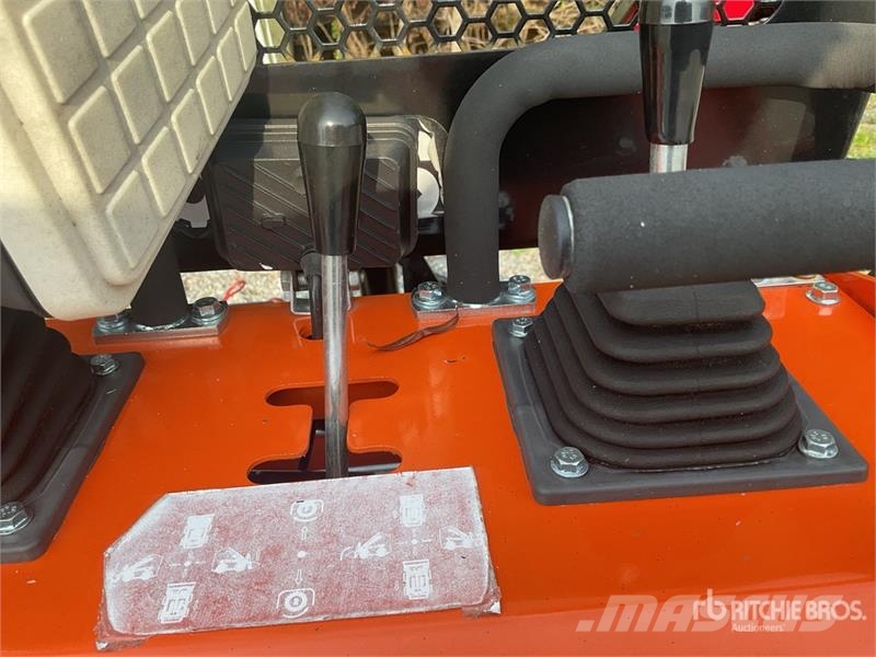 SDL00L SL36C Mini Compact Track Loader (Unused) Kompaktrakodók