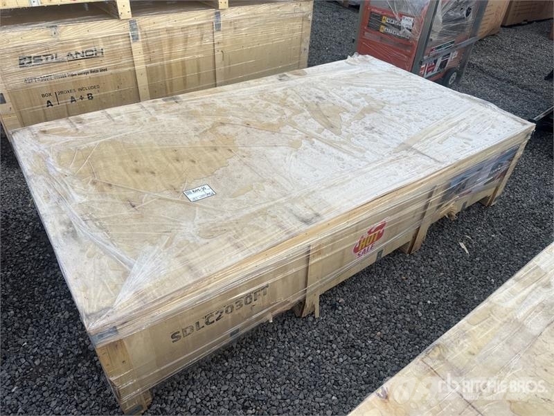 SDLC2030FT 20 ft x 30 ft Enclosed Carport (Unused) Konstrukcje stalowe