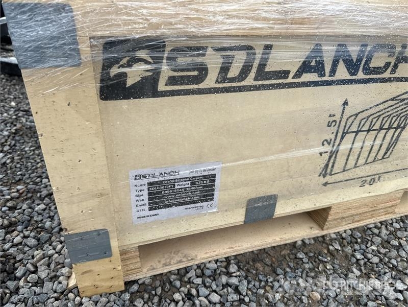 SDLC2030FT 20 ft x 30 ft Enclosed Carport (Unused) Stalen constructies