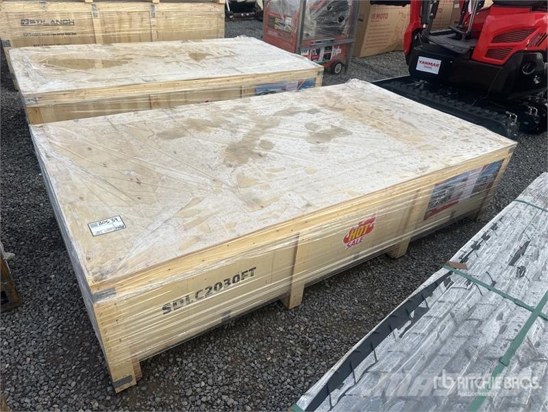 SDLC2030FT 20 ft x 30 ft Enclosed Carport (Unused) Stalen constructies