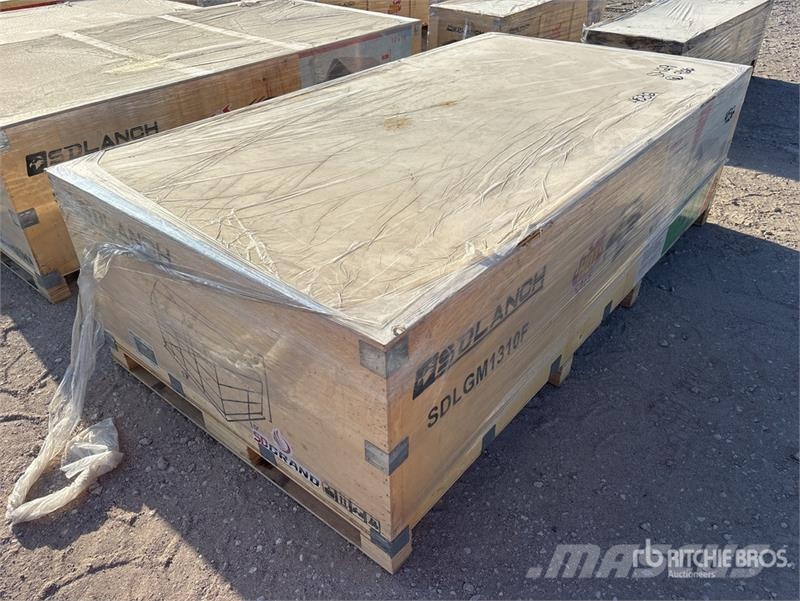  SDLGM1310F 13 ft x 10 ft Galvanized Metal Livestoc ماكينات وملحقات مواش أخرى