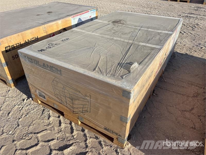  SDLGM1310F 13 ft x 10 ft Galvanized Metal Livestoc ماكينات وملحقات مواش أخرى