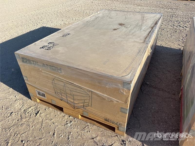  SDLGM1310F 13 ft x 10 ft Galvanized Metal Livestoc ماكينات وملحقات مواش أخرى