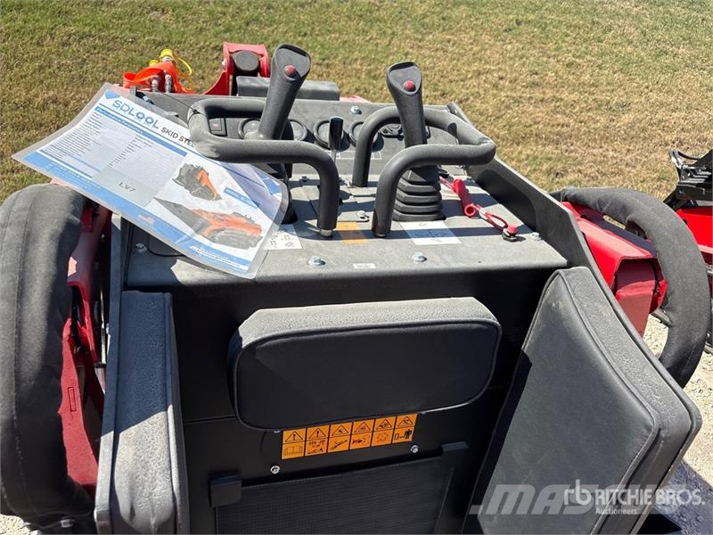 SDLOOL SL-1050K Mini Compact Track Loader (Unused) Smykem řízené nakladače