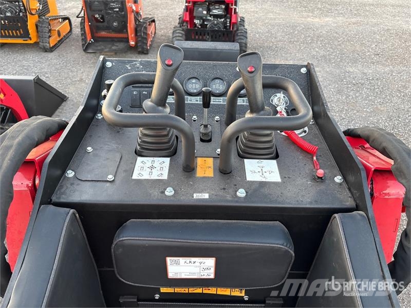 SDLOOL SL-1050K Mini Compact Track Loader (Unused) Šmykom riadené nakladače
