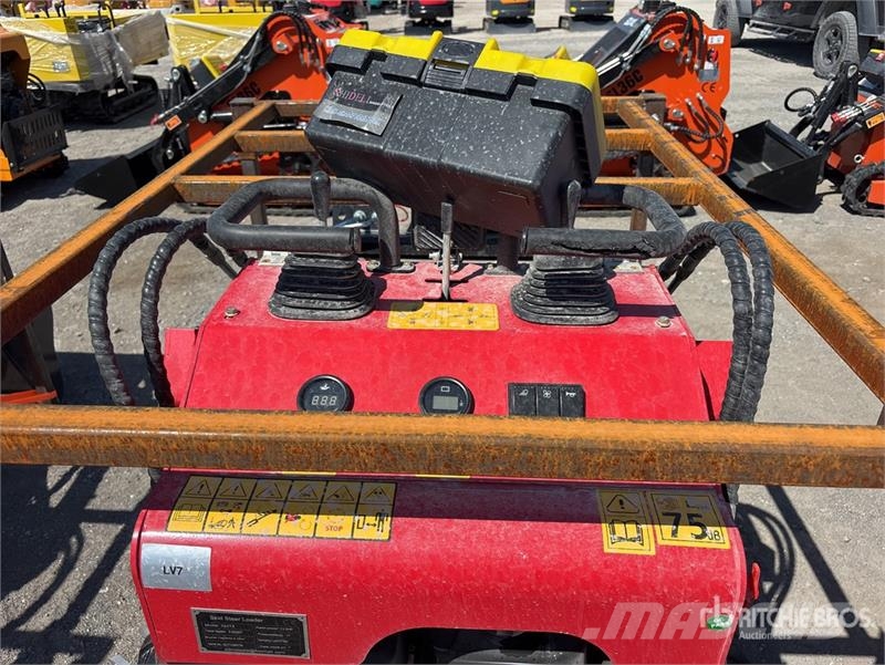  SDLOOL SL-323TZ Mini Skid Steer Loader (Unused) لوادر انزلاقية التوجيه