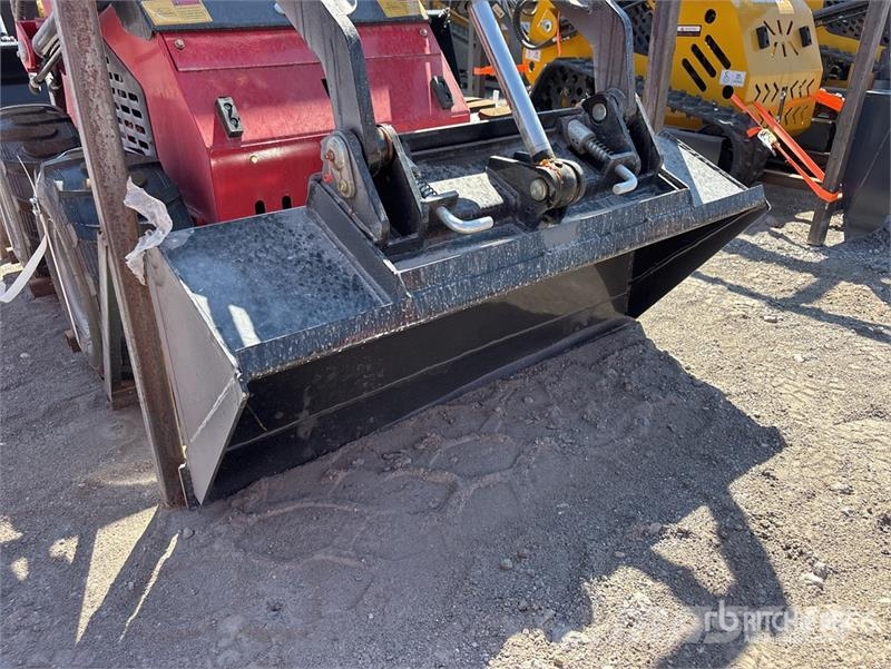  SDLOOL SL-323TZ Mini Skid Steer Loader (Unused) لوادر انزلاقية التوجيه