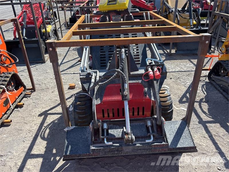  SDLOOL SL-323TZ Mini Skid Steer Loader (Unused) لوادر انزلاقية التوجيه