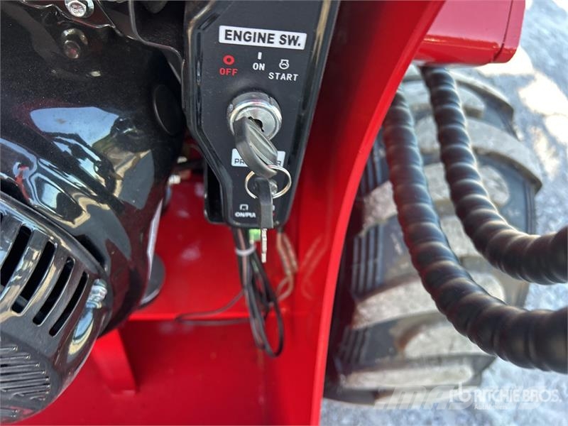  SDLOOL SL-323TZ Mini Skid Steer Loader (Unused) لوادر انزلاقية التوجيه