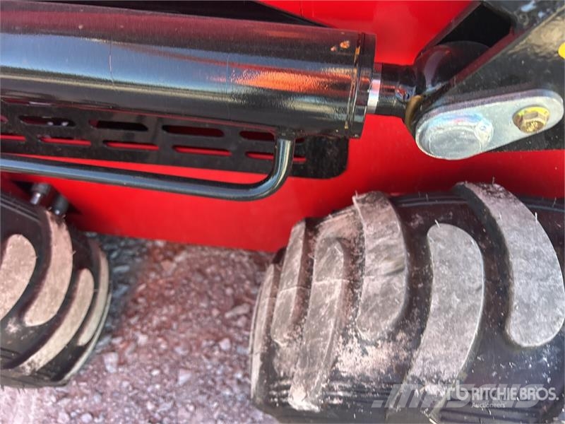  SDLOOL SL-323TZ Mini Skid Steer Loader (Unused) لوادر انزلاقية التوجيه