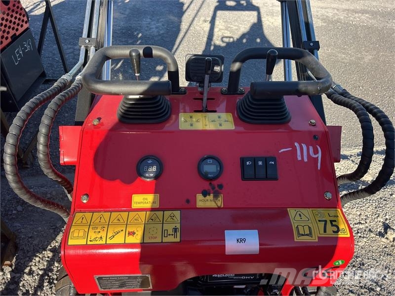  SDLOOL SL-323TZ Mini Skid Steer Loader (Unused) لوادر انزلاقية التوجيه