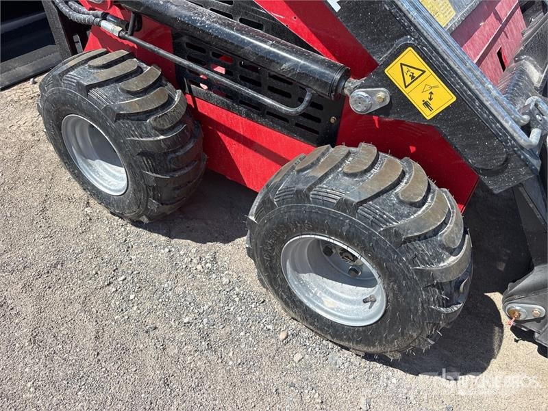  SDLOOL SL-323TZ Skid Steer Loader (Unused) لوادر انزلاقية التوجيه