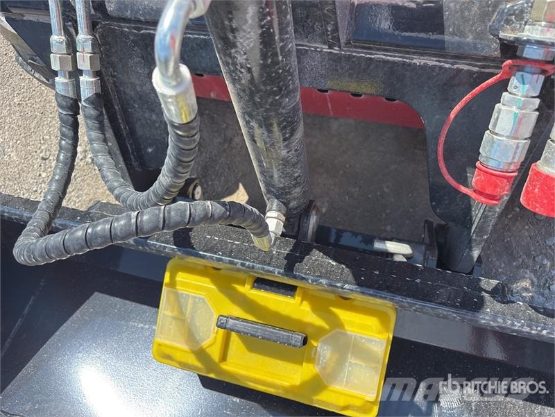  SDLOOL SL-323TZ Skid Steer Loader (Unused) لوادر انزلاقية التوجيه
