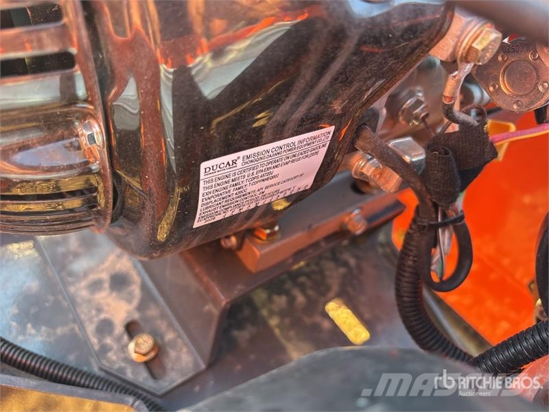  SDLOOL SL-LM1000Q Remote Control Crawler Lawn Mowe ركوب الحشائش