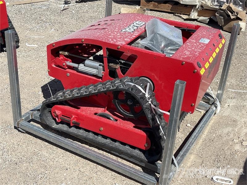  SDLOOL SL800 Remote Control Crawler Lawn Mower (Un Riding mowers
