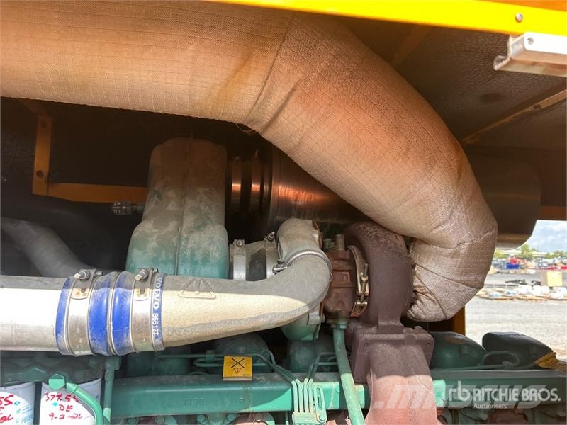Sdmo GS350UC-SA 350 kW Skid-Mounted Generator Set مولدات ديزل