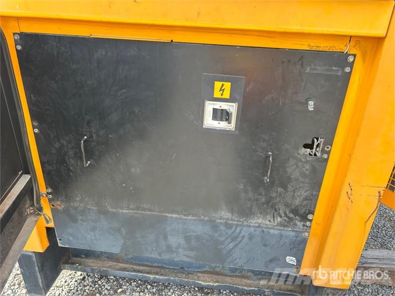 Sdmo GS350UC-SA 350 kW Skid-Mounted Generator Set مولدات ديزل