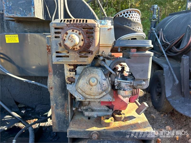 SealMaster Towable Asphalt Trailer Asphalt machine accessories