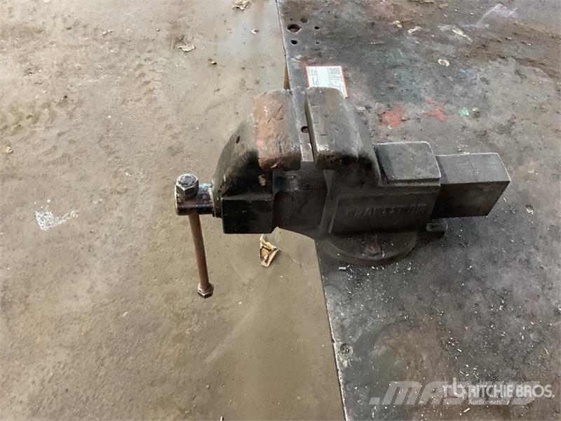 Shop Table w/Vises and Roller Cart Andre komponenter