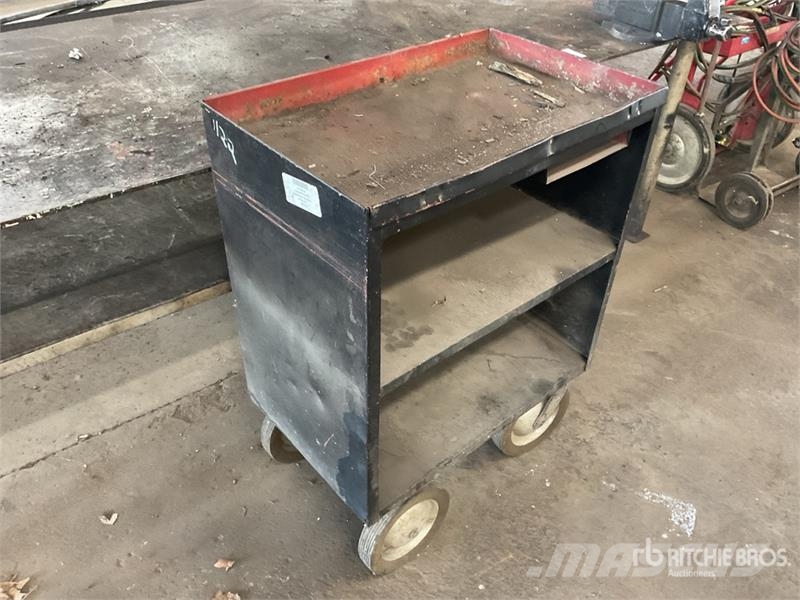 Shop Table w/Vises and Roller Cart Andre komponenter