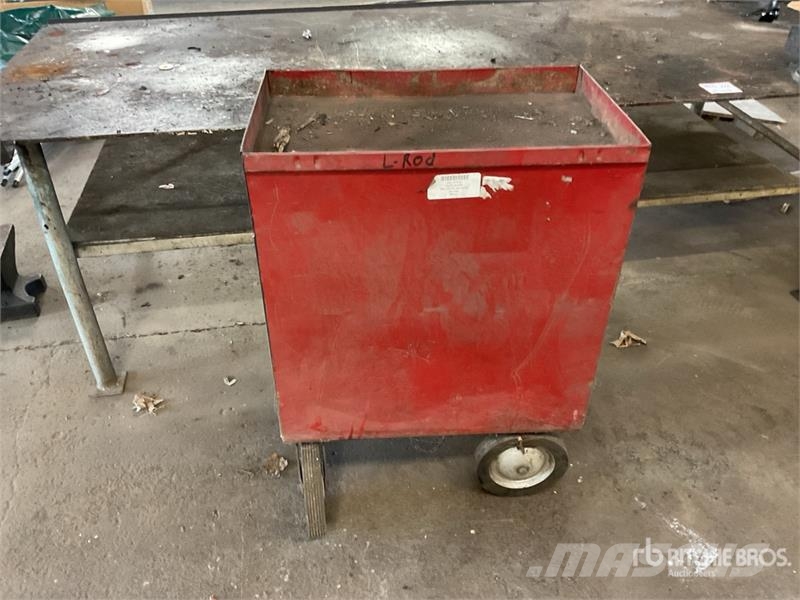 Shop Table w/Vises and Roller Cart Andre komponenter