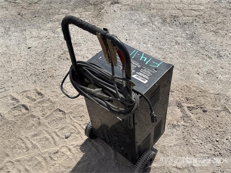  Shumacher SE-4020 Battery Charger Зарядные устройства