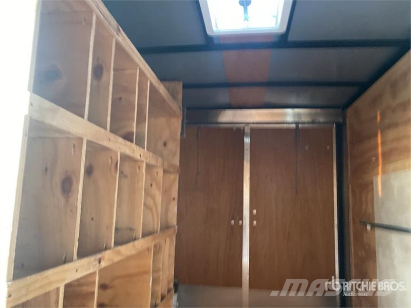  Silverline 12 ft T/A Enclosed Trailer Прицепы-фургоны