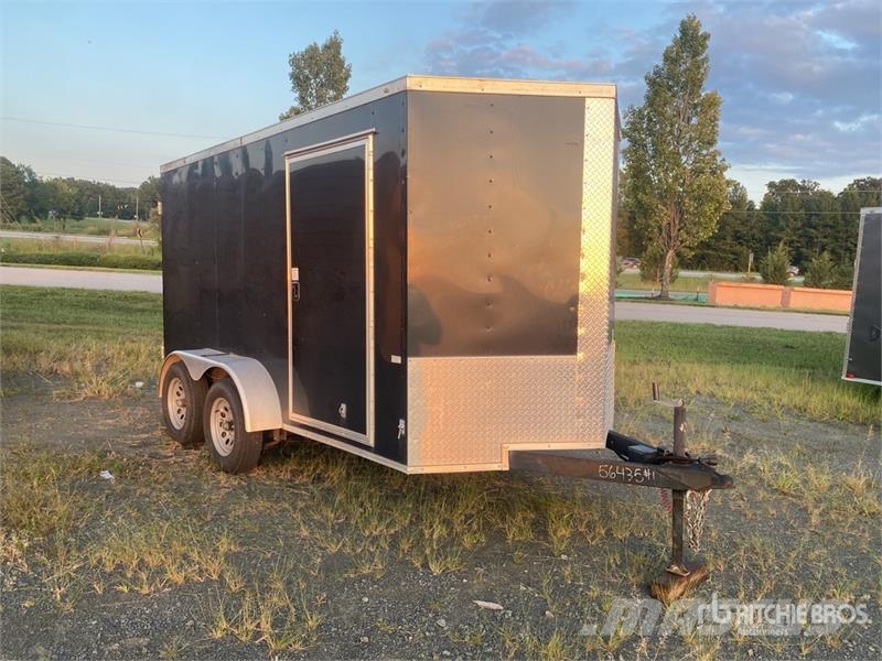  Silverline 12 ft T/A Enclosed Trailer Прицепы-фургоны