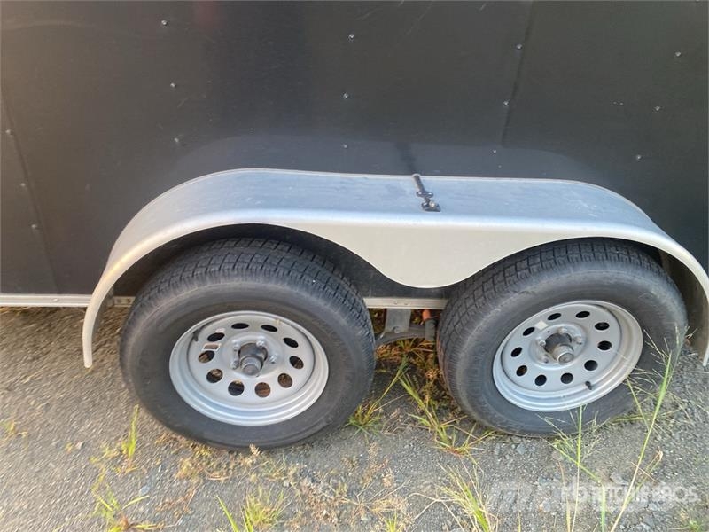  Silverline 12 ft T/A Enclosed Trailer Прицепы-фургоны