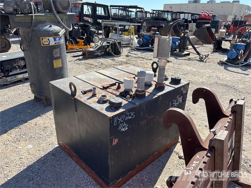  Skid Mounted Steel antifreeze, hydraulic oil, and  صهاريج الوقود والصهاريج الإضافية