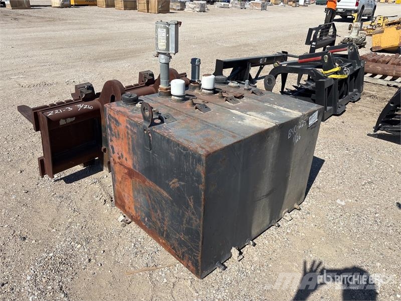  Skid Mounted Steel antifreeze, hydraulic oil, and  صهاريج الوقود والصهاريج الإضافية