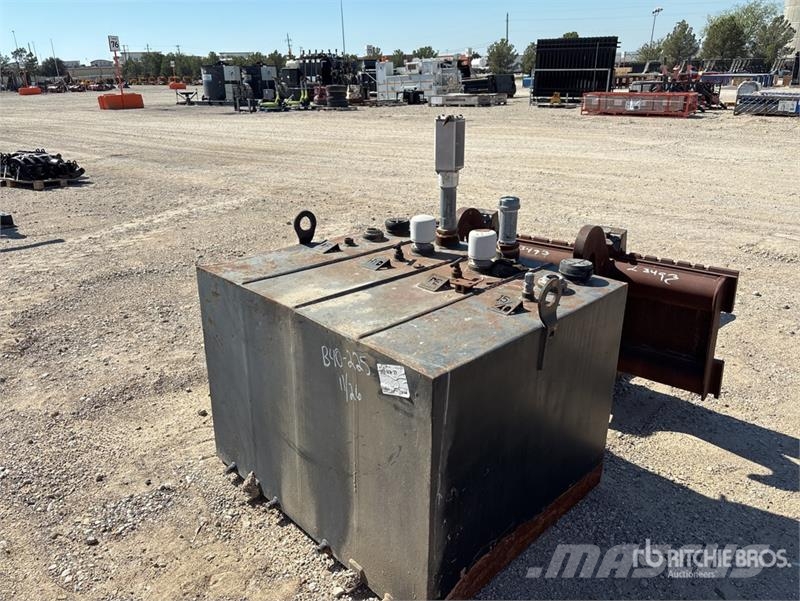 Skid Mounted Steel antifreeze, hydraulic oil, and  صهاريج الوقود والصهاريج الإضافية
