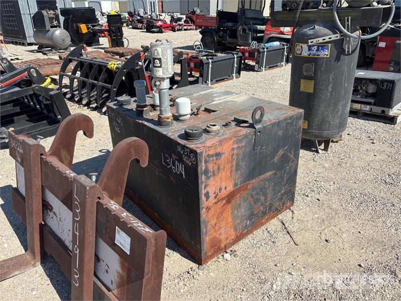  Skid Mounted Steel antifreeze, hydraulic oil, and  صهاريج الوقود والصهاريج الإضافية