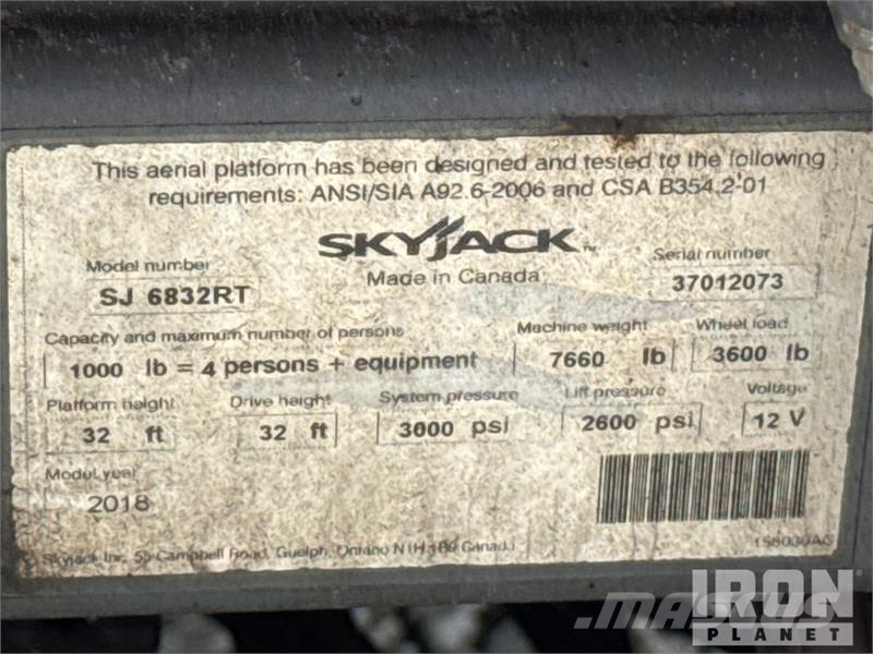 SkyJack 6832RT Dual Fuel Scissor Lift Makazaste platforme
