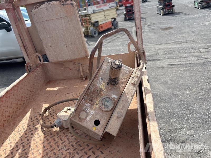 SkyJack SJ 3226 Electric Scissor Lift Šķerveida pacēlāji