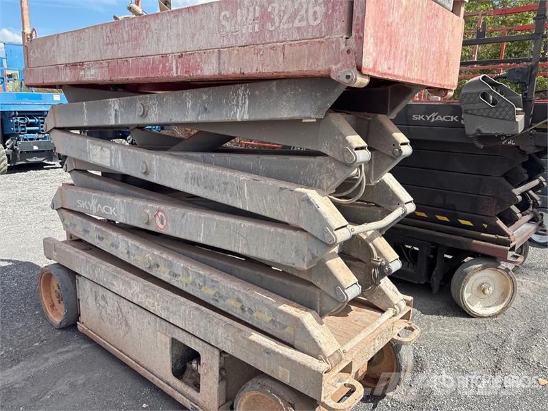SkyJack SJ 3226 Electric Scissor Lift Šķerveida pacēlāji