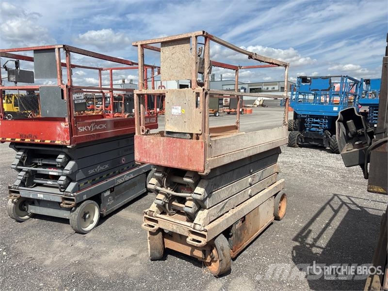 SkyJack SJ 3226 Electric Scissor Lift Šķerveida pacēlāji
