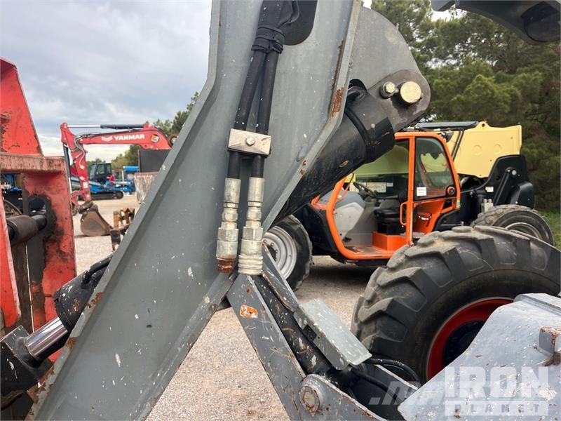 SkyJack SJ1044 TH Telehandler 텔러 핸들러