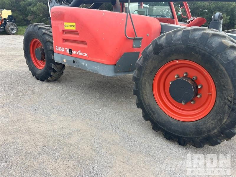 SkyJack SJ1044 TH Telehandler 텔러 핸들러