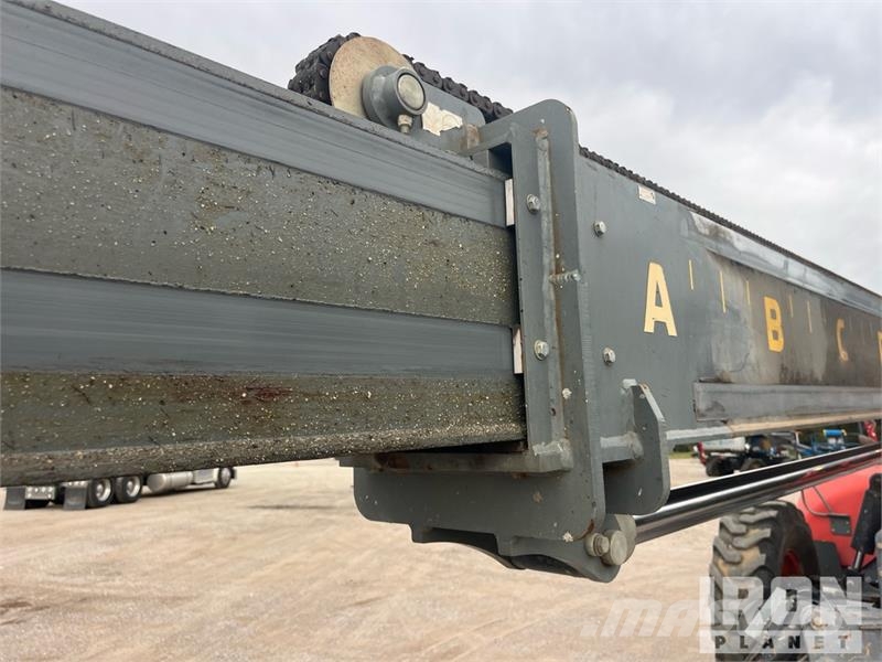 SkyJack SJ1044 TH Telehandler 텔러 핸들러