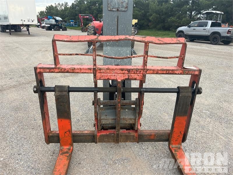 SkyJack SJ1044 TH Telehandler 텔러 핸들러