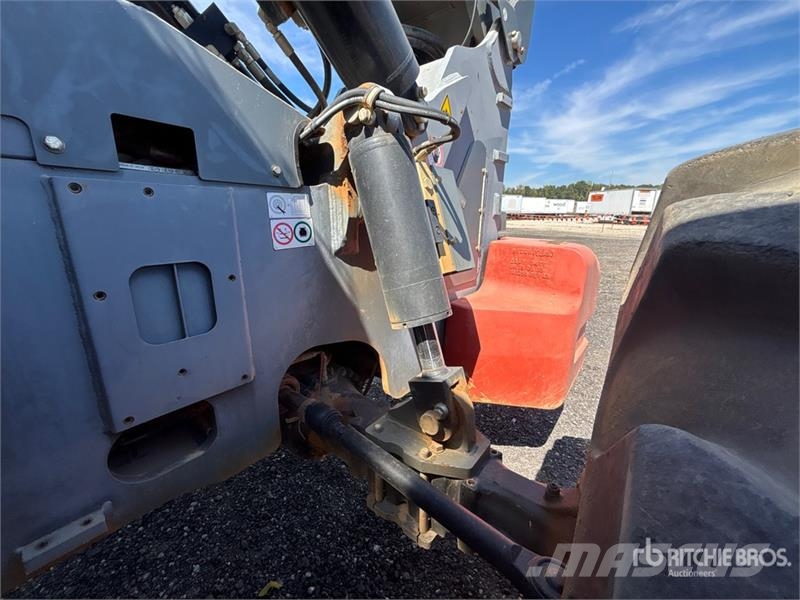 SkyJack SJ1056TH Telehandler مناولات متداخلة