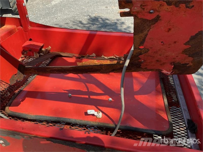 SkyJack SJ20 Vertical Mast Lift Vertikalūs stiebiniai keltuvai