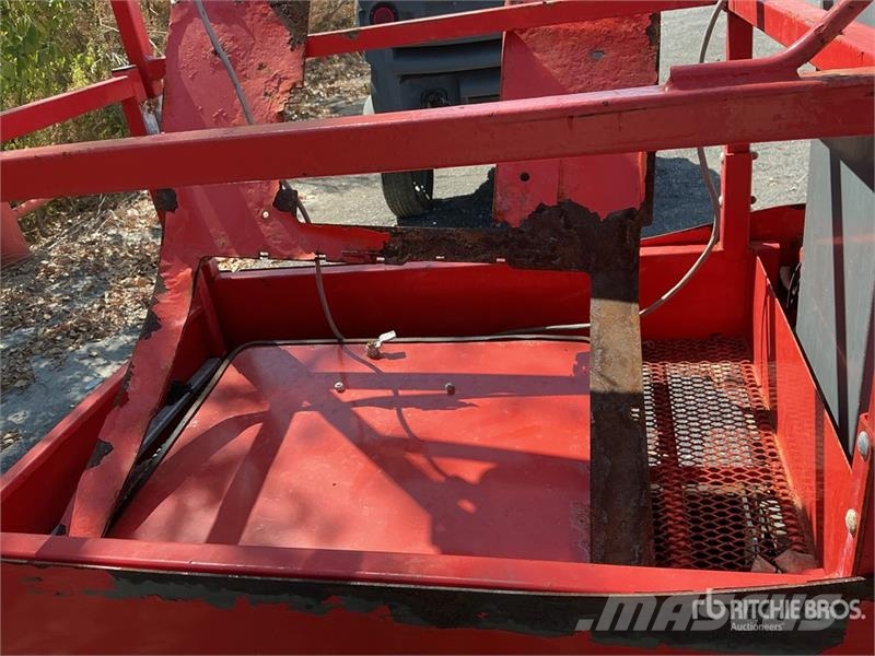 SkyJack SJ20 Vertical Mast Lift Vertikalūs stiebiniai keltuvai