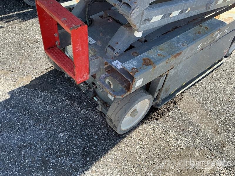 SkyJack SJ3219 Electric Scissor Lift Scissor lifts