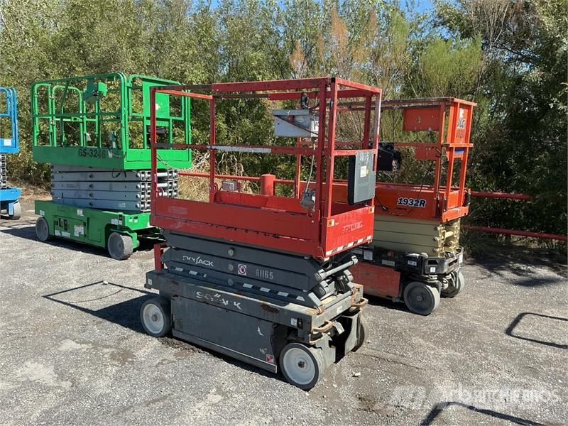SkyJack SJ3219 Electric Scissor Lift Scissor lifts
